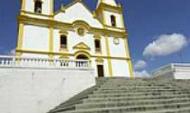 Santa Luzia - Escadaria da Igreja Matriz em Santa Luzia-Foto:renato weil 