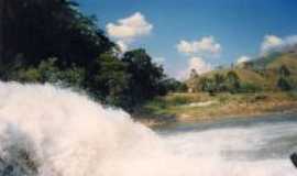 Santa Rita de Jacutinga - Cachoeira em Santa Rita de Jacutinga, Por Oswaldo Luiz Calzavara