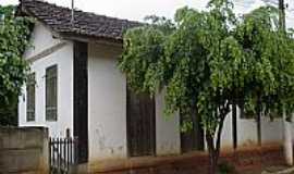 Santa Rita do Itueto - Casario