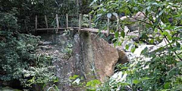 Santa Rita do Itueto-MG-Passarela no Parque Aqutico-Foto:Tedd Santana