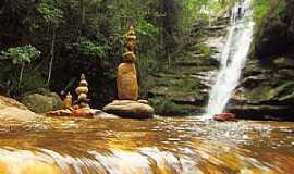 Santana do Garambu - Cachoeira da gua Limpa em Santana do Garambu - MG