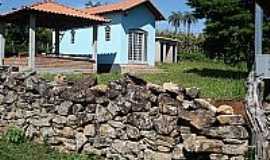 Santo Antnio da Vargem Alegre - Capela de N.Sra.da Me Rainha em Santo Antnio da Vargem Alegre-Foto:santoantoniodavargemalegre.