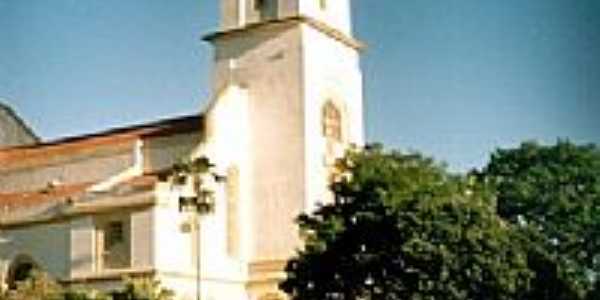 Santo Antonio do Amparo por montanha
