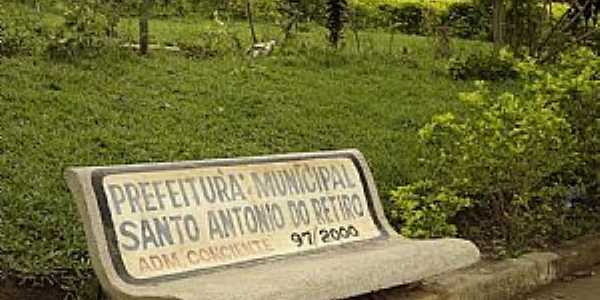 Santo Antnio do Retiro - por Leonardo Pinelli