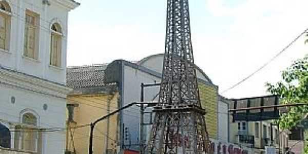 Santos Dumont-MG-Rplica da Torre Eiffel no centro-Foto:Jorge A. Ferreira Jr