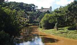 So Gonalo do Rio Abaixo - Vista da cidade baixa-Foto:Luiz F.P. Barros 