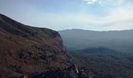 So Gonalo do Rio Abaixo - Vista da Serra do Catungui-Foto:Mauricio_veiga