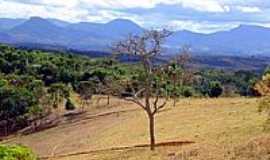 So Gonalo do Rio Abaixo - Vista da serra-Foto:montanha