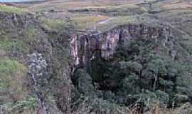 So Joo Batista do Glria - Cachoeira do Barulho em So Joo Batista do Glria-MG-Foto:olintocristo