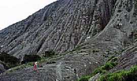 So Jos do Divino - Escalandoa Pedra Riscada-Foto:Luciano Correa Tijo 