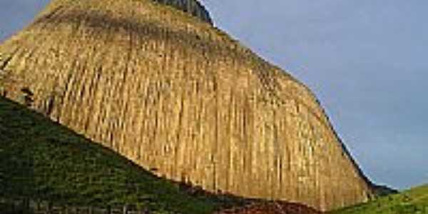 Pedra Riscada-maiores vias de escalada do Brasil-Foto:Luciano Correa Tijo