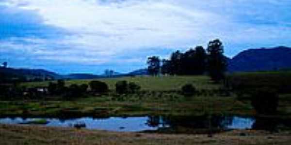 Lago em So Sebastio da Bela Vista-Foto:Fernandotita