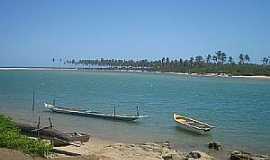 Barra do Jacupe - Barra do Jacuipe-BA-Barcos de pesca na orla do Rio Jacupe-Foto:guiadolitoral.uol.com.br