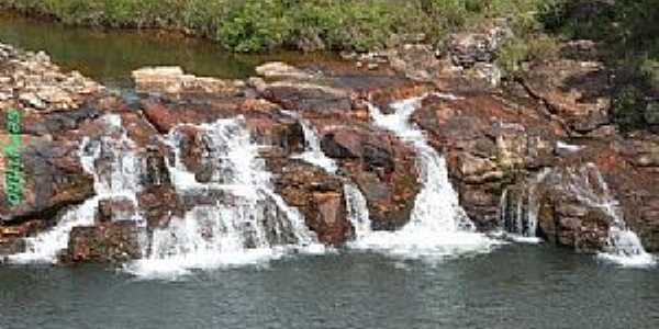 Serra do Salitre-MG-Crrego da Cachoeira-Foto:guardiaodocerrado