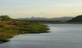 Barra do Mendes - Barra do Mendes-BA-O rio e a serra-Foto:Ewerton Matos