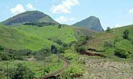 Simo Pereira - Ferrovia e montanhas em Simo Pereira-Foto:montanha