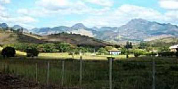 Montanhas e parte da cidade de Sobral Pinto-Foto:Jorge A. Ferreira Jr