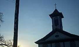 Sopa - Sopa-MG-Cruzeiro em frente a Igreja de Santa Rita-Foto:Alysson Prates