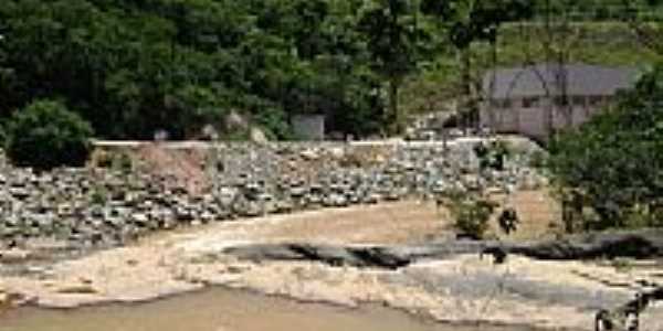 Casa de fora e obras da PCH no Rio Manhuau em Tabajara-MG-Foto:Gustavo Sturzenecker