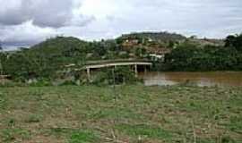 Tabana - Ponte sobre o Rio Manhuau em Tabana-Foto:Gustavo Sturzenecker