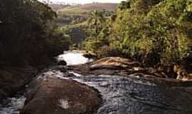 Toledo - Toledo-MG-Cachoeira vista de cima-Foto:Givaldo Oliveira