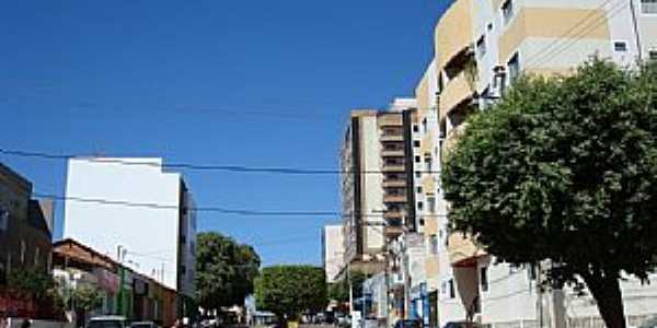 Barreiras-BA-Rua Abílio Farias no centro-Foto:cerrado