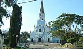 Trs Coraes - Igreja Matriz da Sagra
da Familia foto por Altemiro Olinto Cristo