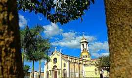 Uberaba - UBERABA
Triangulo Mineiro 
Santurio Nossa Sra da Abadia
Fotografia de Valmir Silveira