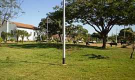 Uruana de Minas - Uruana de Minas-MG-Praa da Matriz-Foto:Joo Cssio Barbosa Costa