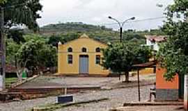 Vila Nova de Minas - Praa e Igreja-Foto:D. Andrade 