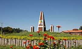 Bela Vista - Rplica do Monumento Internacional de Nhandep - Foto Toninho Souza-Postado por:Roberto Boller