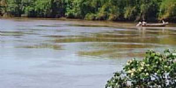 Rio Dourado na localidade de Cascalheira, Distrito de Guau-Foto:Antonio B. de Souza