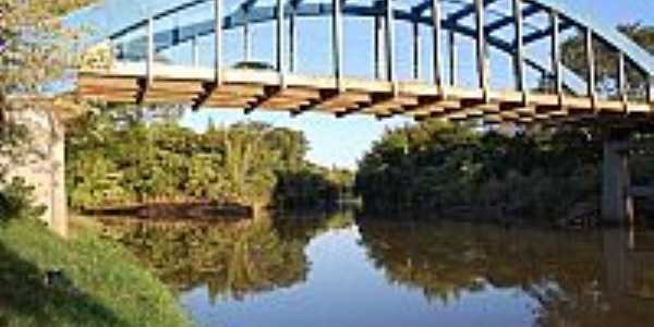 Ponte Velha ligando Guia Lopes da Laguna a Jardim