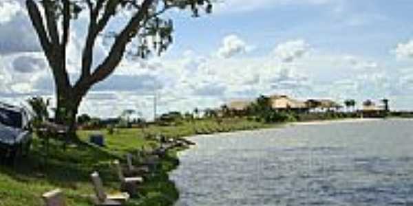 Lago artificial no Recanto Barro Verde,propriedade particular, em Itapor-MS-Foto:Paulo Yuji Takarada