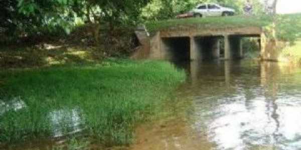 Rio gua Fria, o qual deu se o nome do distrito., Por Roberto Cesar da Silva