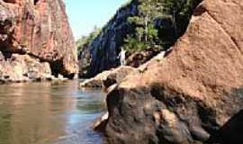 Alcantilado - Rio Garas por Rafael M Assis