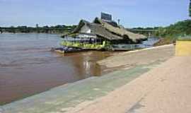 Barra do Garas - Barra do Garas-MT-Bar Flutuante no Rio Araguaia-Foto:Anizio Rezende