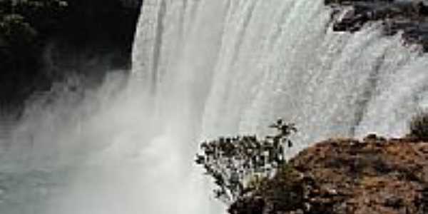 Salto Belo no Rio Sacre em Campo Novo do Parecis-MT-Foto:Fbio Manchur