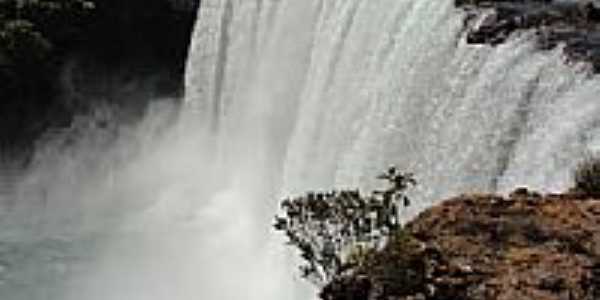 Salto Belo no Rio Sacre em Campo Novo do Parecis-MT-Foto:Fbio Manchur