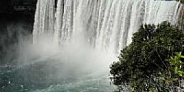 Salto Belo no Rio Sacre em Campo Novo do Parecis-MT-Foto:Fbio Manchur