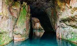 Chapada dos Guimares - Chapada dos Guimares-MT-Gruta na Lagoa Azul-Foto:Carpe Mundi