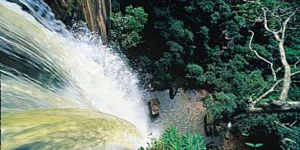 Chapada dos Guimarães-MT-Cachoeira Véu de Noiva vista de cima-Foto:Suzana Barbosa Camargo
