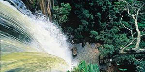 Chapada dos Guimares-MT-Cachoeira Vu de Noiva vista de cima-Foto:Suzana Barbosa Camargo