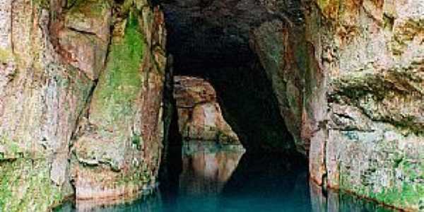 Chapada dos Guimares-MT-Gruta na Lagoa Azul-Foto:Carpe Mundi