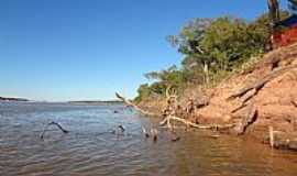 Cocalinho - Cocalinho-MT-Eroso fluvial no Rio Araguaia-Foto:Pe. Edinisio Pereira