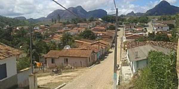 Buranhm-BA-Vista da cidade com montanhas ao fundo-Foto:Facebook