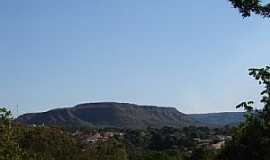 Tesouro - Tesouro-MT-A cidade e a serra-Foto:Rogrio Salles