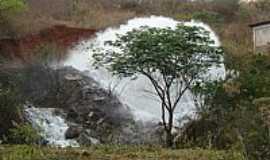 Cacul - Cacul-BA-Sangradouro da Barragem do Truvisco-Foto:Sinsio Prates Filho 