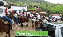 Caiubi - Caiubi-BA-Cavalgada passando por Caiubi-Foto:itapebiacontece.