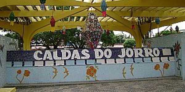 Caldas do Jorro-BA-Estncia na praa central-Foto:pt.wikipedia.